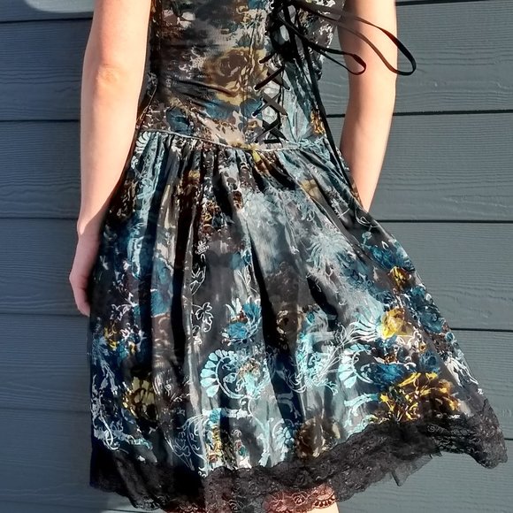 Betsey Johnson floral cocktail/grad dress size 2 - Picture 4 of 10